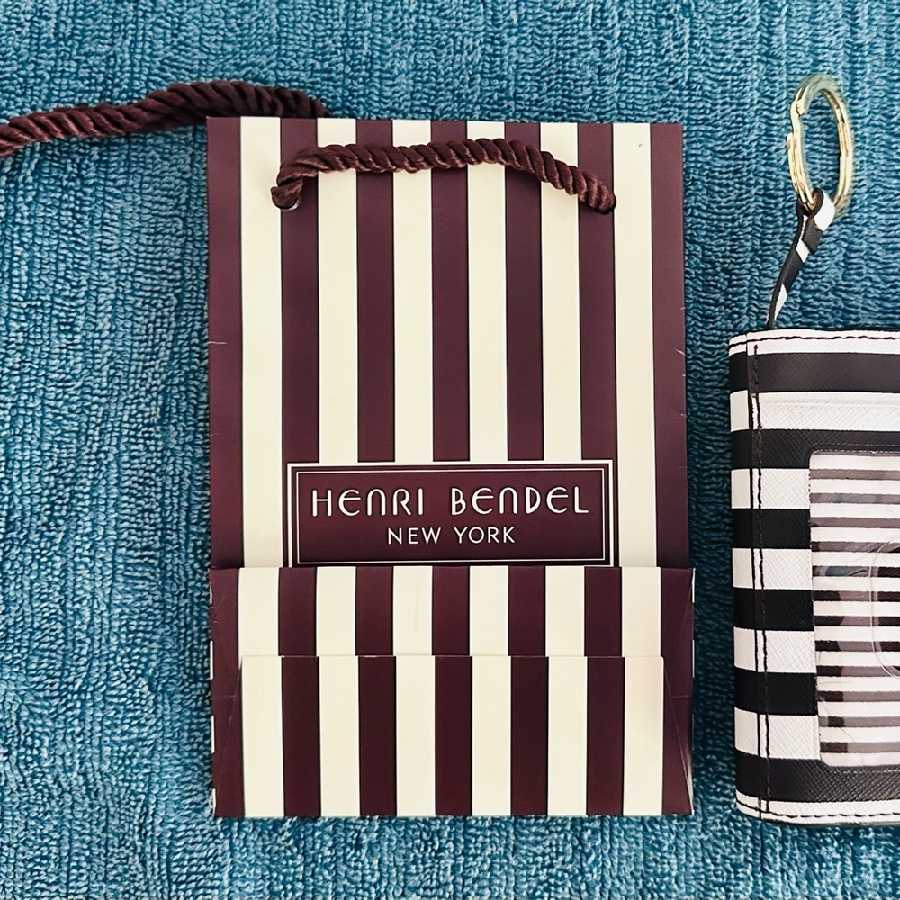 NWOT Henri Bendel Blk/White TriFold Wallet w/ brown/white striped gift bag 🤎🤍🖤 - Picture 11 of 13